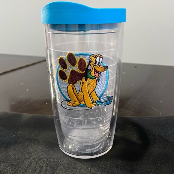 AVAILABILE UNTIL 2-1-25 All 5 Tervis cups with lids - Picture 5 of 6